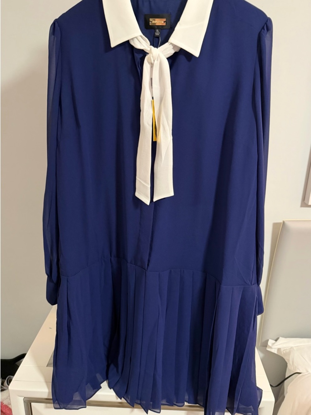 Alexia Admor Navy Dress with Gold Nameplate